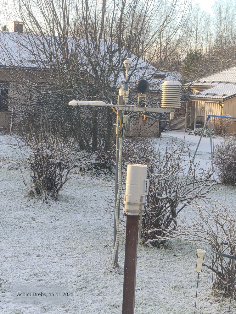 erster
            Schnee, first snow, ensilumi M�nts�l� 2025/2026; Foto,
            picture, valokuva: Achim Drebs